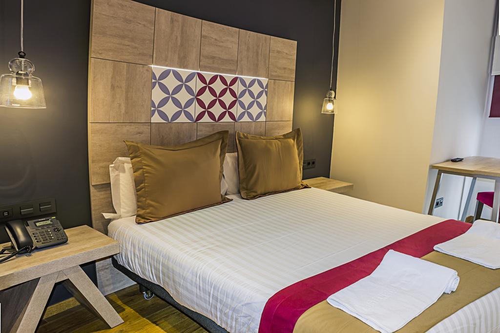 Boutique Hostemplo Sagrada Familia Hotel Barcelona Room photo