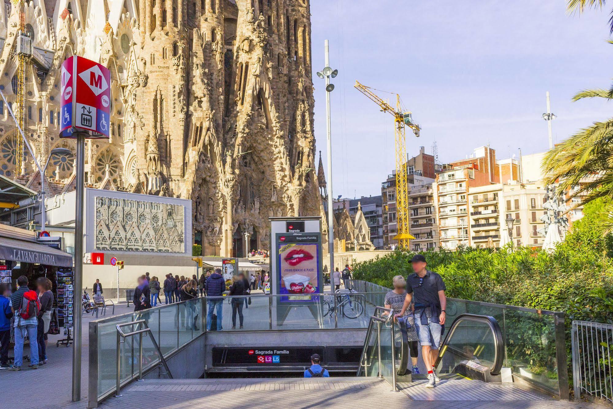 Boutique Hostemplo Sagrada Familia Hotel Barcelona Exterior photo